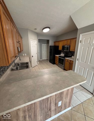 2353 Colfax Lane, Indianapolis, IN 46260