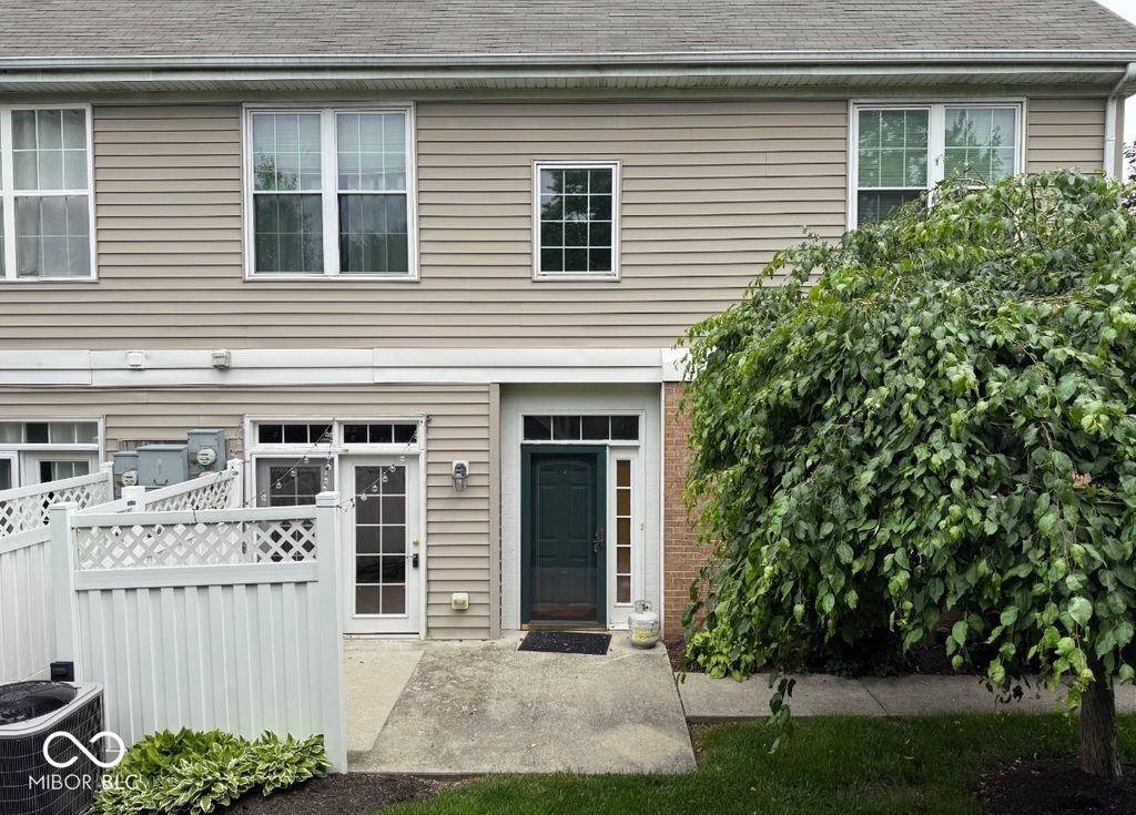 2353 Colfax Lane, Indianapolis, IN 46260