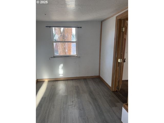 1707 H St, Springfield, OR 97477