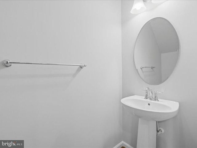 42143 PIEBALD SQ, Aldie, VA 20105