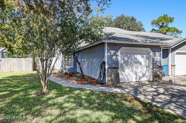 12015 COBBLEWOOD Lane N, Jacksonville, FL 32225