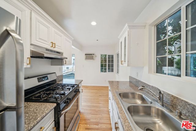 710 Westmount Drive D, West Hollywood, CA 90069