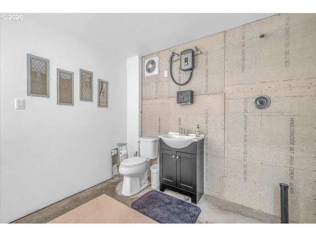 643 Se BROOKWOOD Ave, Hillsboro, OR 97123