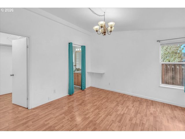 643 Se BROOKWOOD Ave, Hillsboro, OR 97123