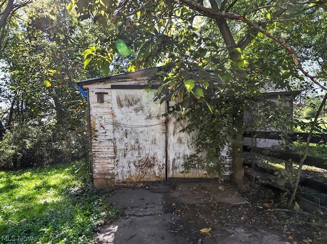 2145 Mcmyler Street NW, Warren, OH 44485