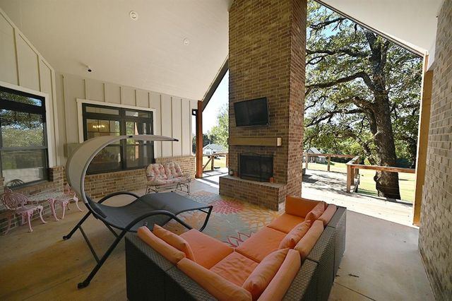 11503 S Churchhill Downs Street, Perkins, OK 74059