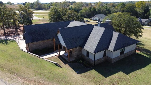 11503 S Churchhill Downs Street, Perkins, OK 74059