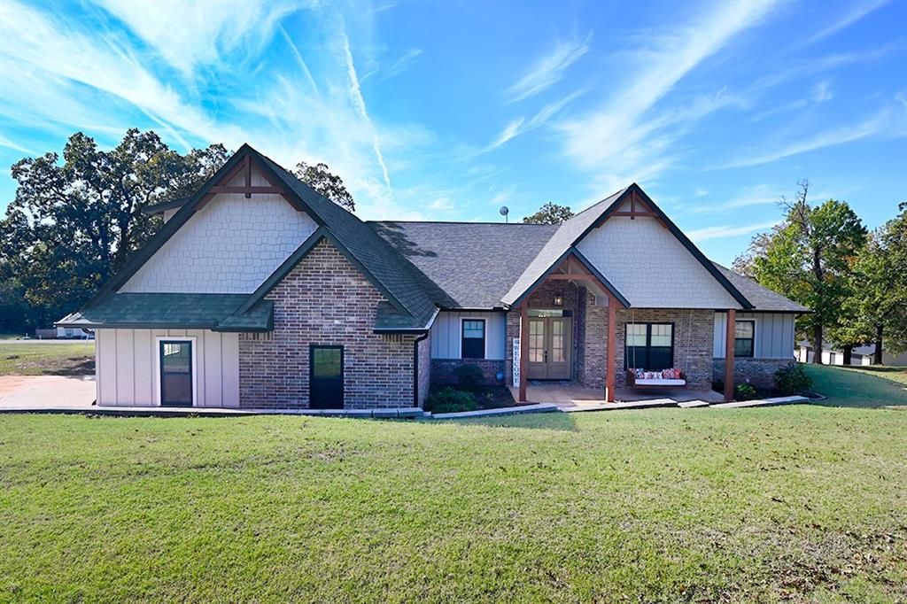 Image 1 of property listing at 11503 S Churchhill Downs Street, Perkins, OK 74059