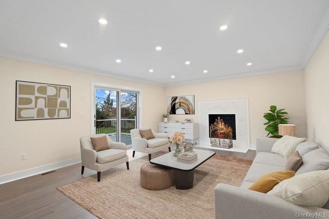 52 Woodland Road, Roslyn, NY 11576