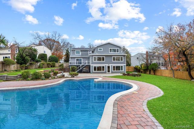 52 Woodland Road, Roslyn, NY 11576