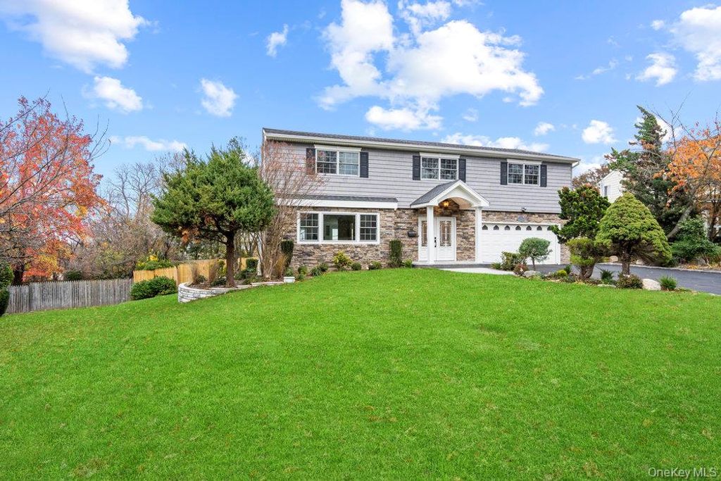 52 Woodland Road, Roslyn, NY 11576