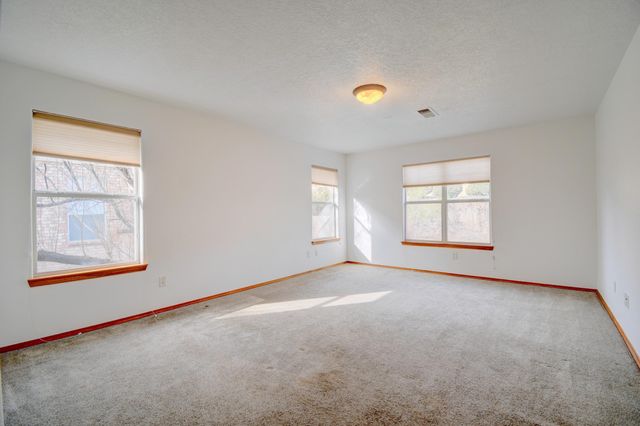 10219 Wickenburg Street NW, Albuquerque, NM 87114