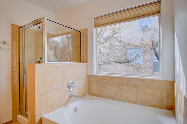 10219 Wickenburg Street NW, Albuquerque, NM 87114