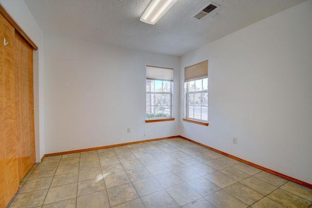 10219 Wickenburg Street NW, Albuquerque, NM 87114