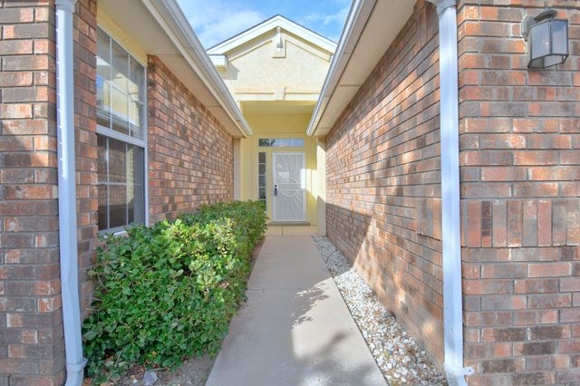 10219 Wickenburg Street NW, Albuquerque, NM 87114