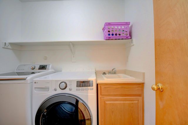 10219 Wickenburg Street NW, Albuquerque, NM 87114