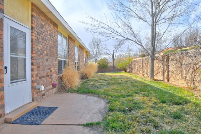 10219 Wickenburg Street NW, Albuquerque, NM 87114