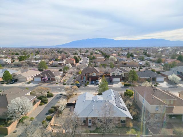 10219 Wickenburg Street NW, Albuquerque, NM 87114
