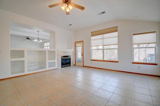 10219 Wickenburg Street NW, Albuquerque, NM 87114