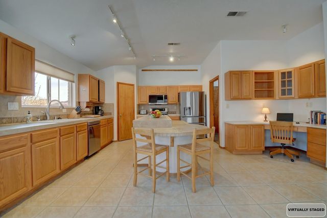 10219 Wickenburg Street NW, Albuquerque, NM 87114