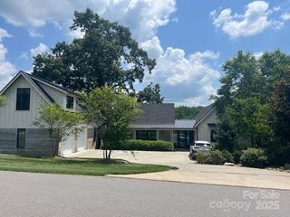 25 Wandering Oaks Way, Asheville, NC 28805