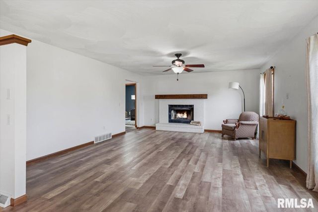 529 Gatlinburg Drive, Chatham, IL 62629