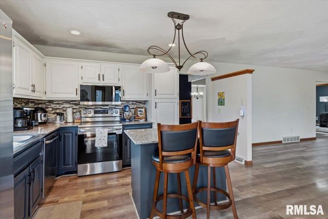 529 Gatlinburg Drive, Chatham, IL 62629