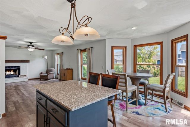529 Gatlinburg Drive, Chatham, IL 62629