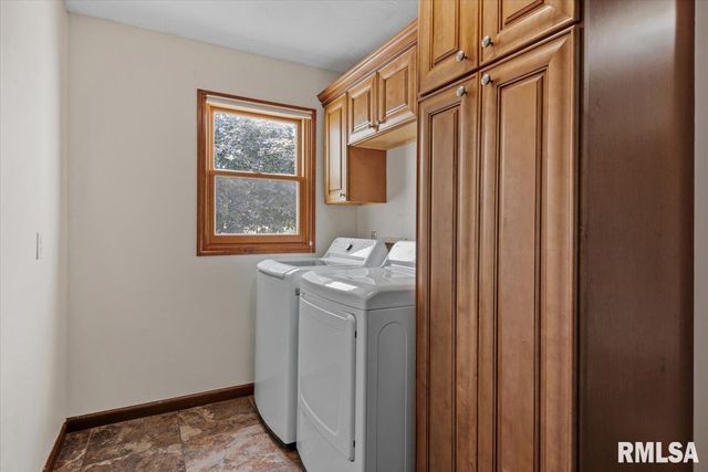 529 Gatlinburg Drive, Chatham, IL 62629