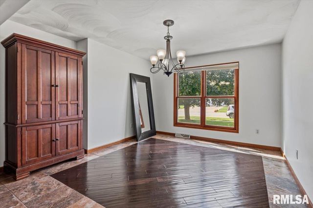529 Gatlinburg Drive, Chatham, IL 62629