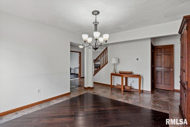 529 Gatlinburg Drive, Chatham, IL 62629