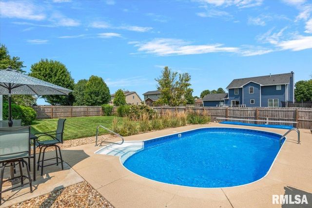529 Gatlinburg Drive, Chatham, IL 62629