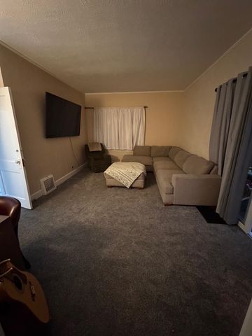 1121 W Midland Road, Bay City, MI 48706