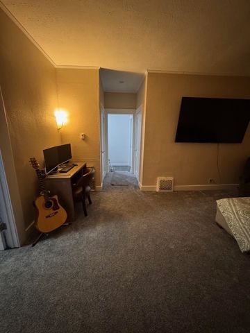 1121 W Midland Road, Bay City, MI 48706