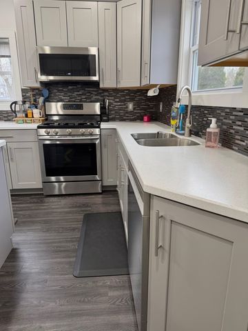 1121 W Midland Road, Bay City, MI 48706