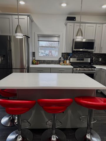 1121 W Midland Road, Bay City, MI 48706