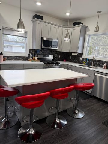 1121 W Midland Road, Bay City, MI 48706