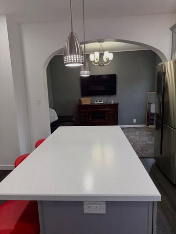 1121 W Midland Road, Bay City, MI 48706