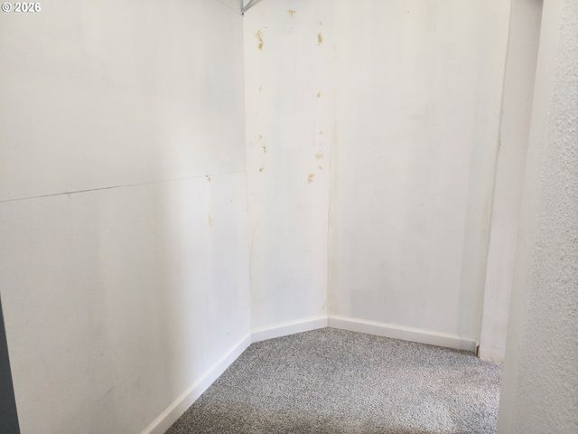 208 S SWIEGLE Ave, Molalla, OR 97038