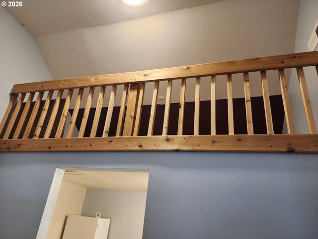 208 S SWIEGLE Ave, Molalla, OR 97038