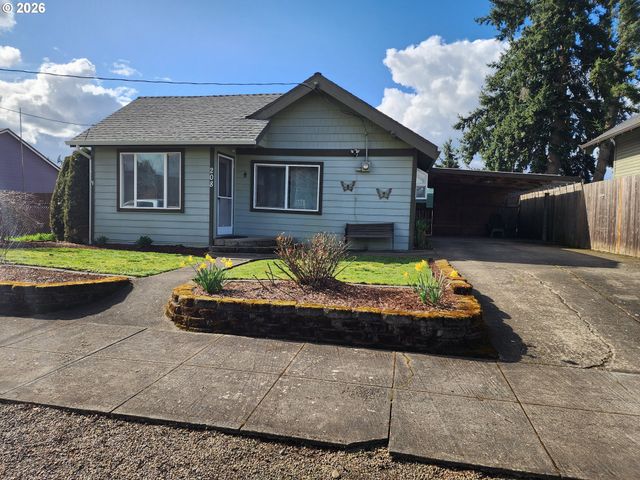 208 S SWIEGLE Ave, Molalla, OR 97038