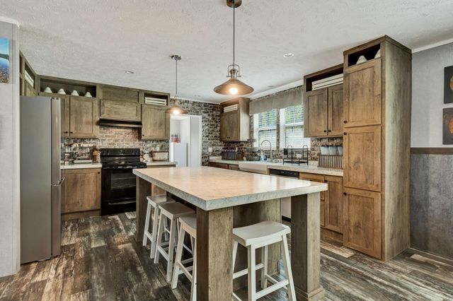 146 County Road 3, Riceville, TN 37370