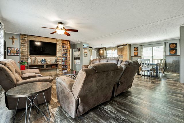 146 County Road 3, Riceville, TN 37370