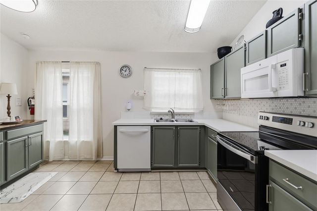829 CLEAR CREEK CIRCLE, Clermont, FL 34714