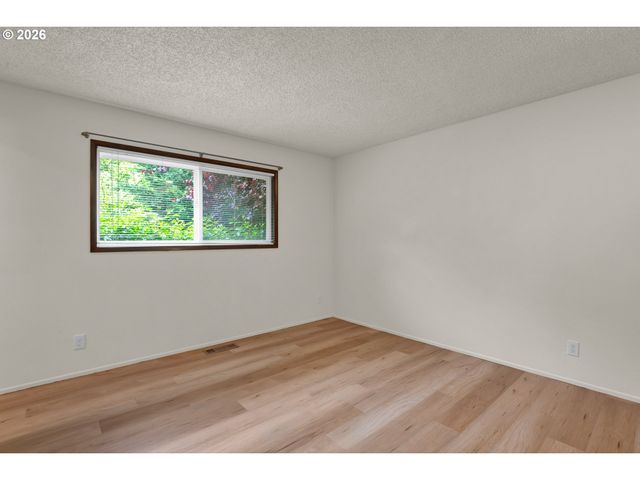 4017 DILLARD Rd, Eugene, OR 97405