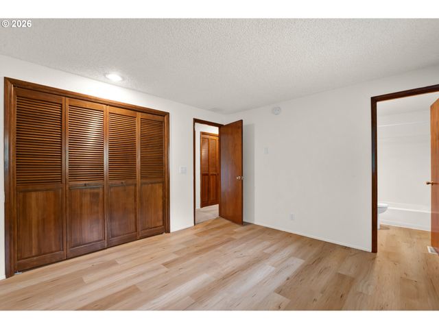 4017 DILLARD Rd, Eugene, OR 97405