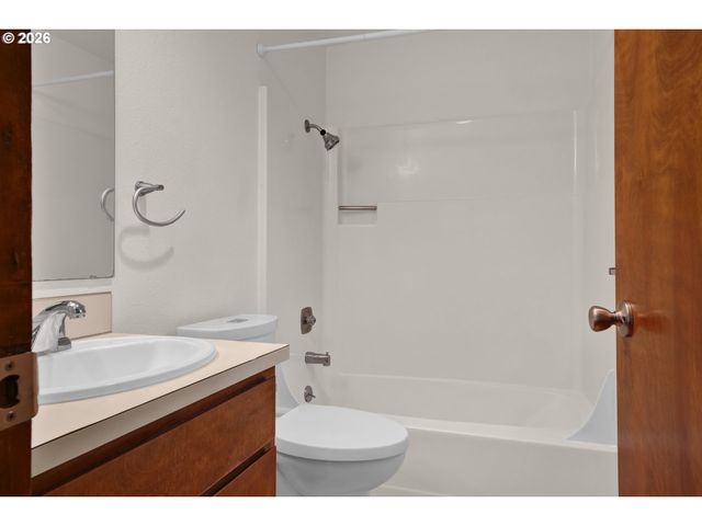 4017 DILLARD Rd, Eugene, OR 97405