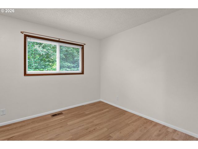 4017 DILLARD Rd, Eugene, OR 97405