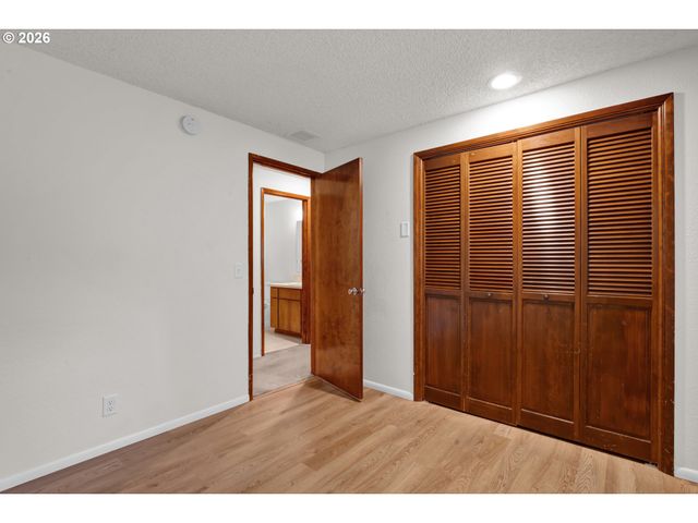 4017 DILLARD Rd, Eugene, OR 97405