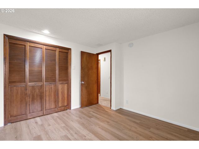 4017 DILLARD Rd, Eugene, OR 97405